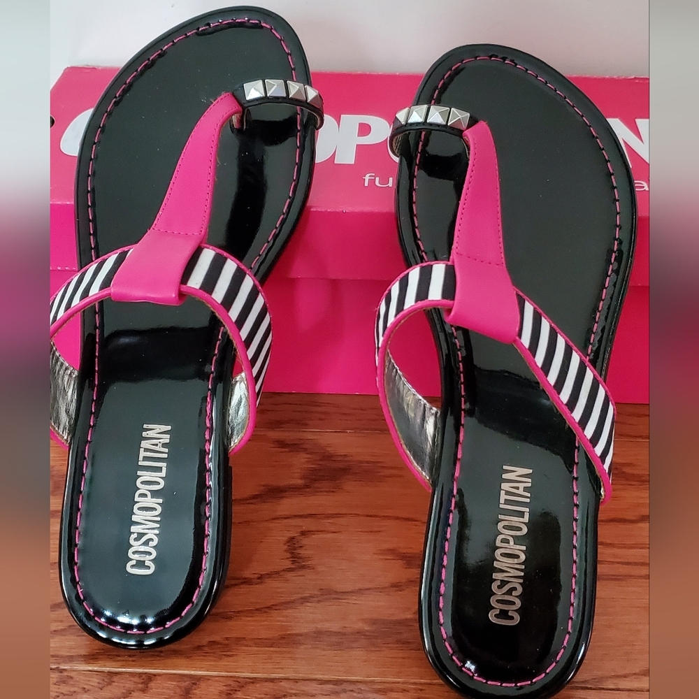 Cosmopolitan flat sandals